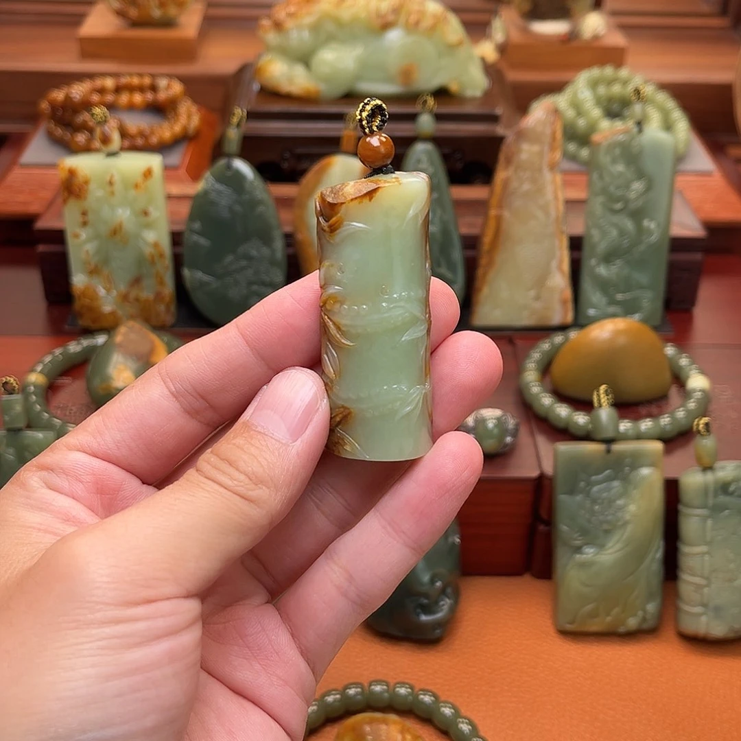 史***香岫岩河磨玉（透闪石质玉）未镶嵌颈饰
