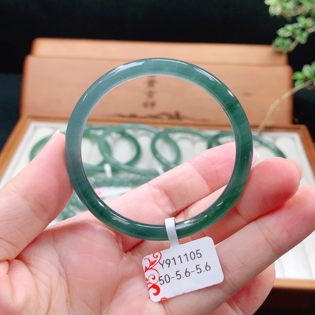 翡翠手镯（圆镯）未镶嵌