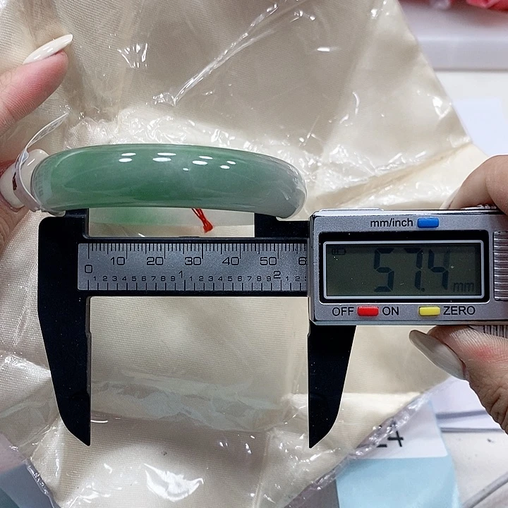 翡翠手镯未镶嵌224