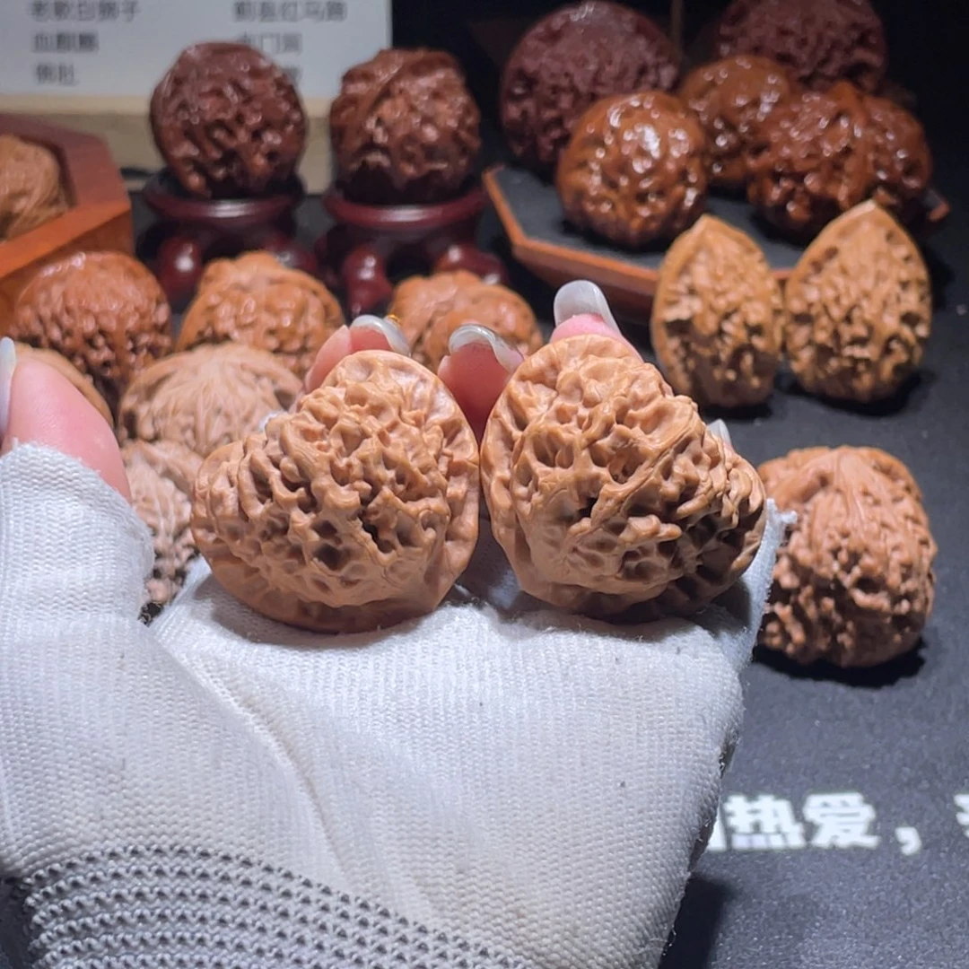 文玩核桃吊坠38.38玄月2096