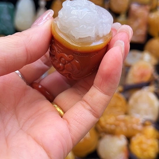 石英质玉（黄龙玉）合金颈饰
