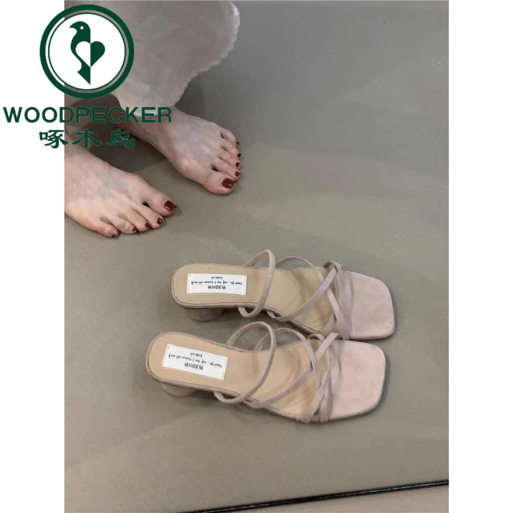 啄木鸟粗跟法式小凉拖鞋女鞋2025新款粉色配裙子一字带粗跟凉鞋女