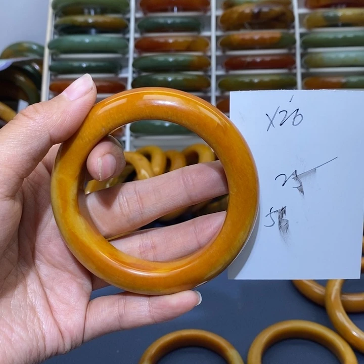 蛇纹石玉未镶嵌手镯鲜*