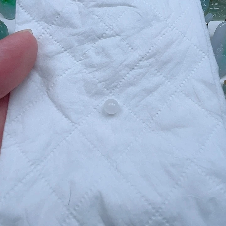 青***狗翡翠未镶嵌吊坠(不含链)