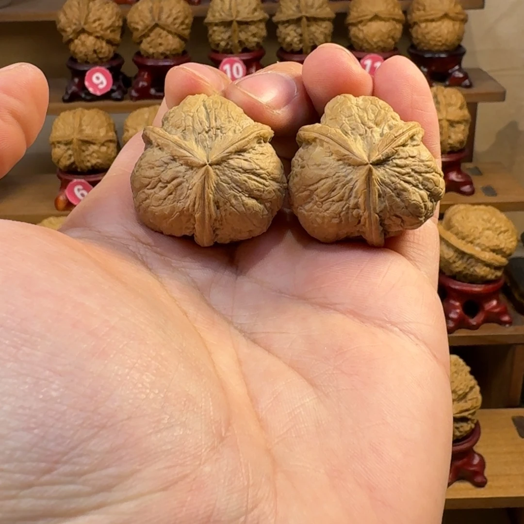 铁核桃把件恶魔三棱