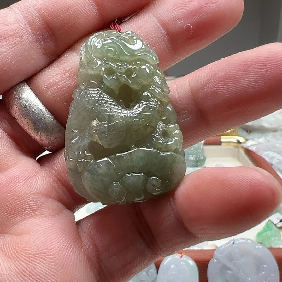 颈饰未镶嵌翡翠龙挂仵