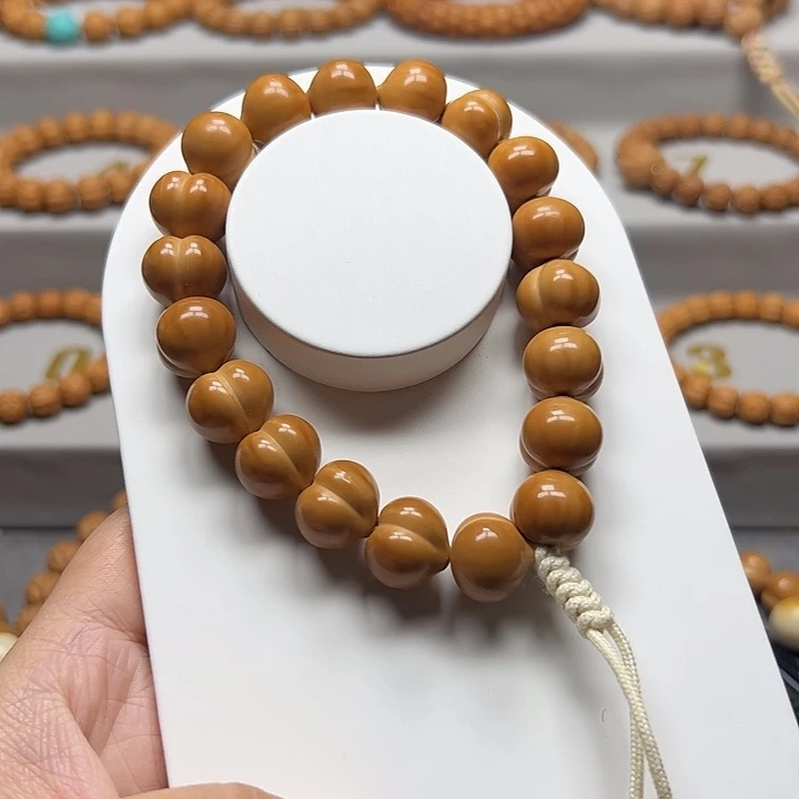 豆***仔手串猴头核桃15➕屁桃福利