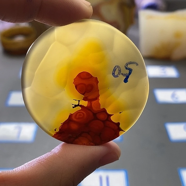 爷***”玛瑙/玉髓未镶嵌珠宝半成品