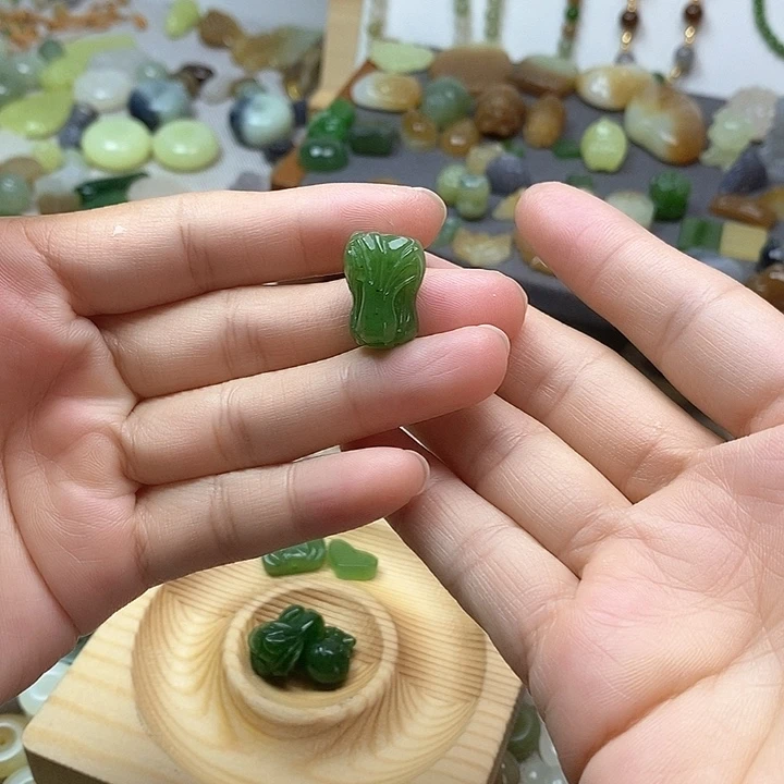 未镶嵌和田玉挂件白菜
