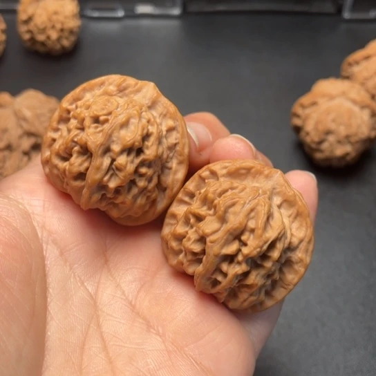 【闪购商品】把件文玩核桃用****2天地………