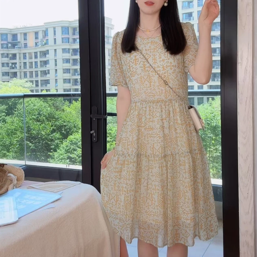 连衣裙显瘦气质时尚夏季法式收腰中长款碎花温柔裙子