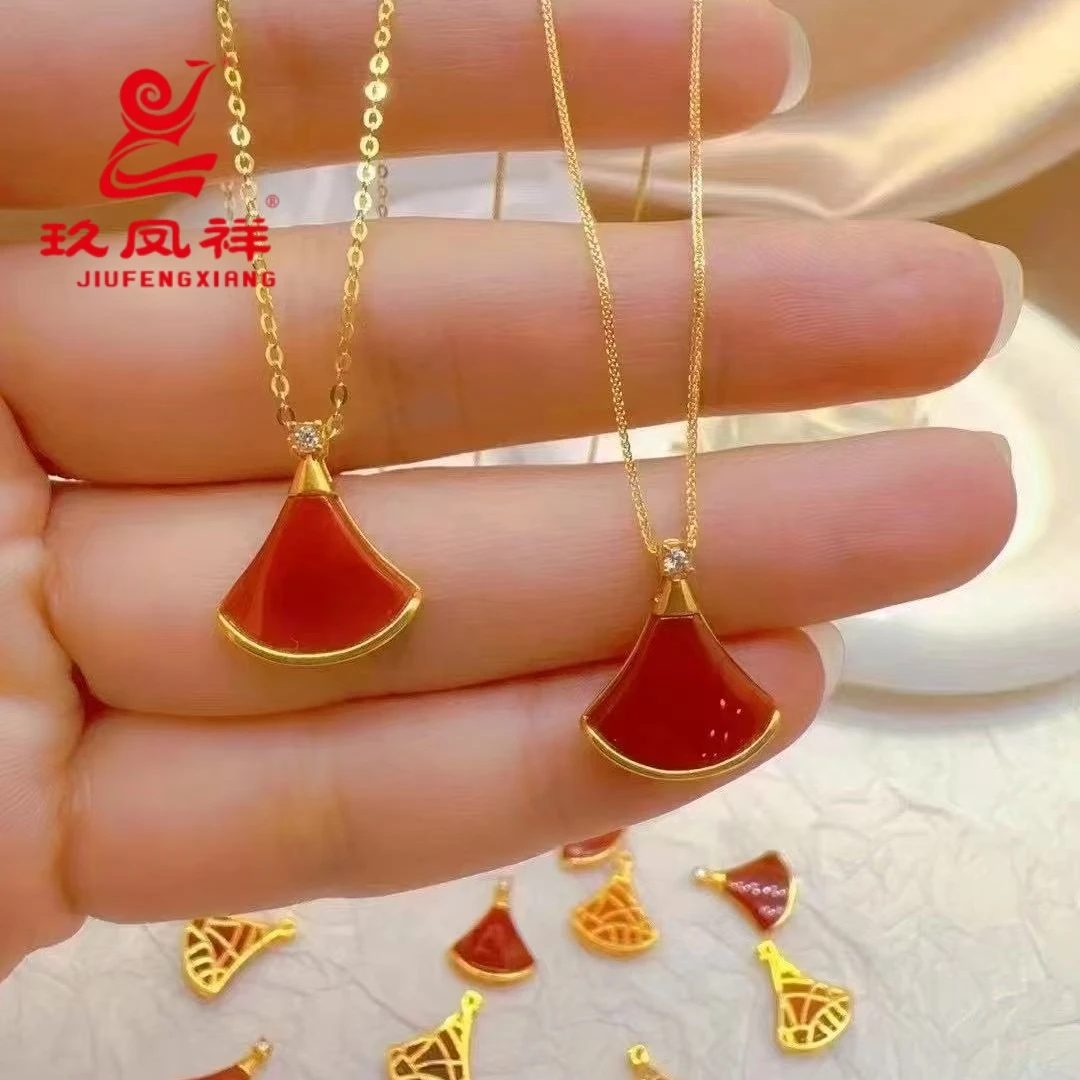 玖凤祥18K金小裙子吊坠AU750经典款式百搭轻奢气质款送女友礼物