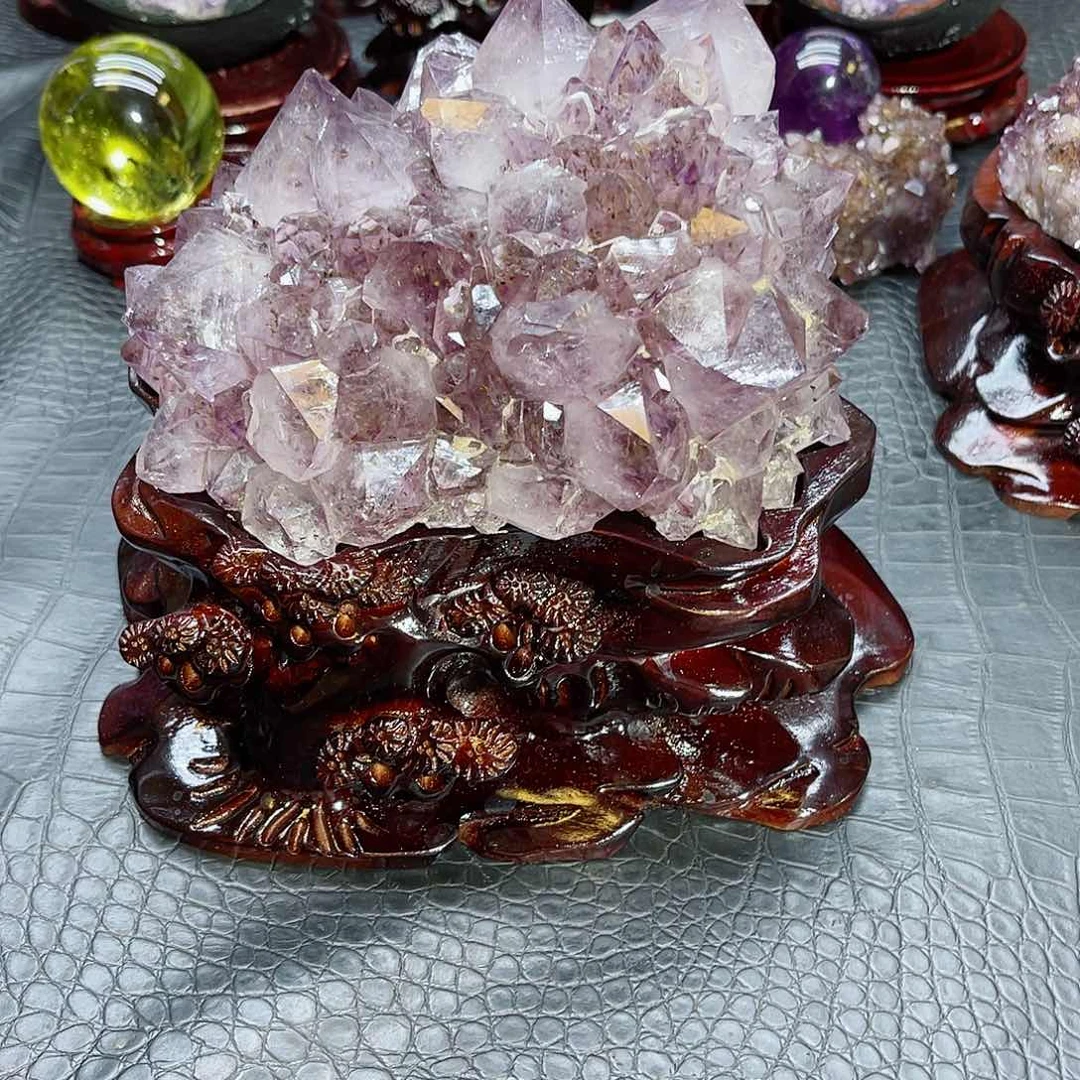 开***跃未镶嵌紫晶大型摆件（非配饰）