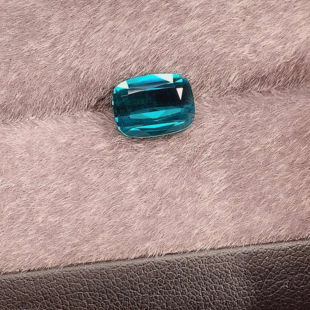 未镶嵌珠宝半成品蓝色碧玺2.4/9600