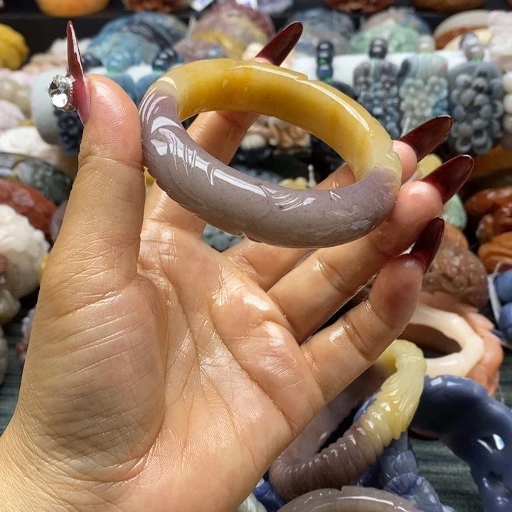 石英质玉手镯未镶嵌