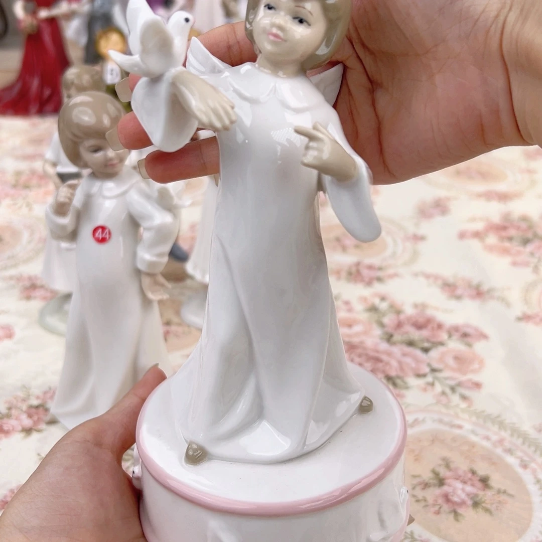 瓷片莱昂纳多天使女孩