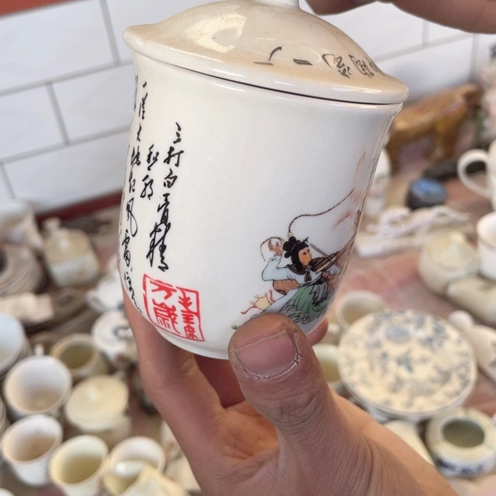 摆件陶瓷摆件工艺品。