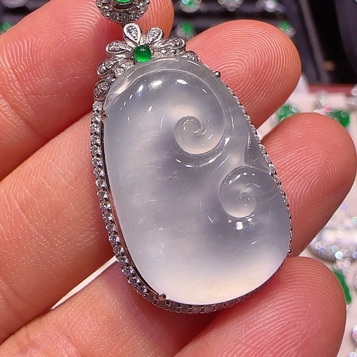 翡翠吊坠(不含链)18K金镶嵌吊坠