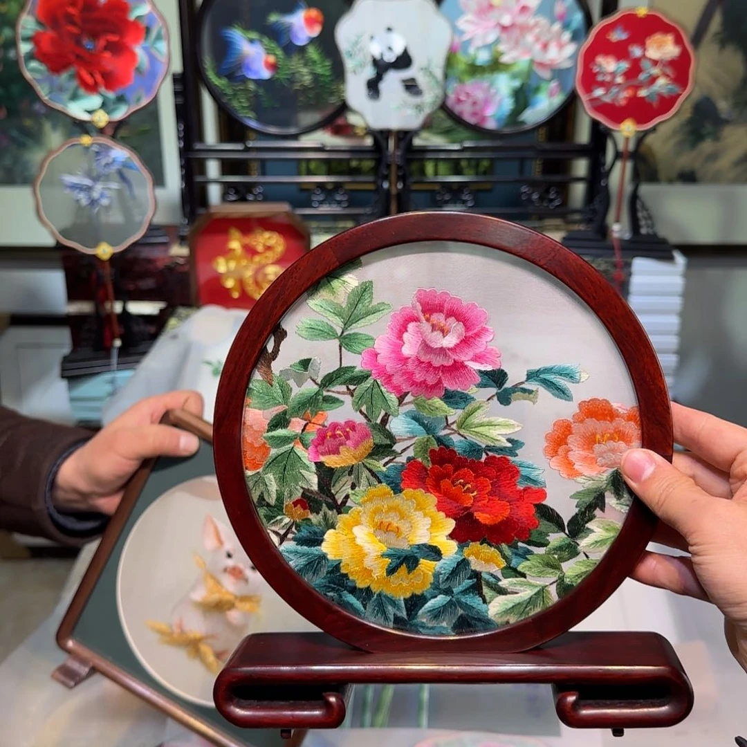 刺绣刺绣工艺精湛