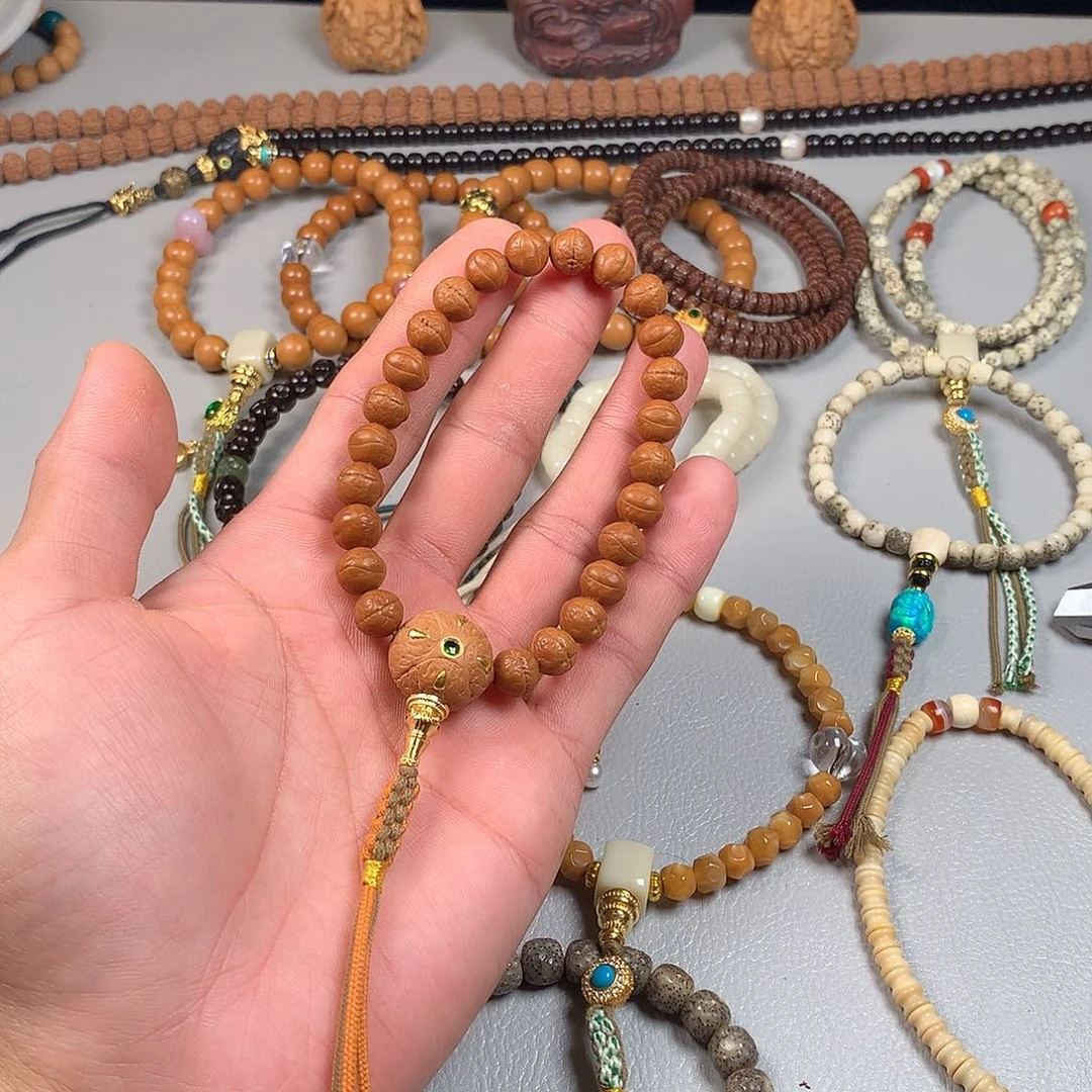 猴头核桃吊坠。。。。。。。。。。。。