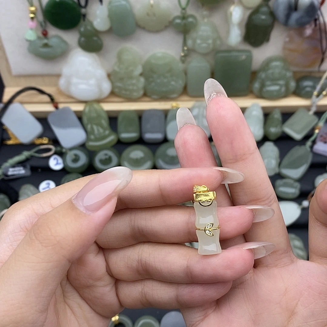和田玉银S925镶嵌吊坠(赠链)