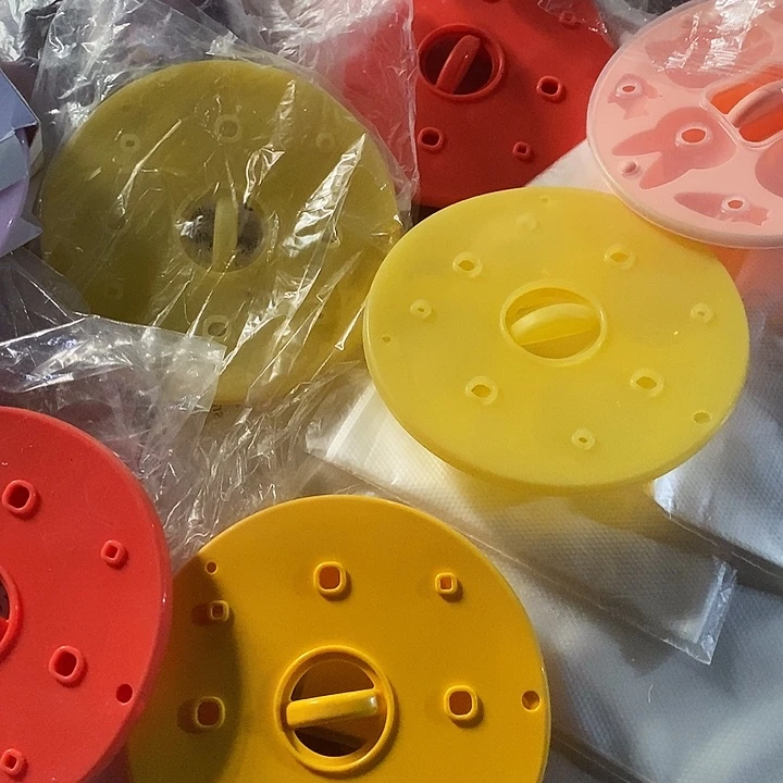 脏的蒸糕模具颜色随机