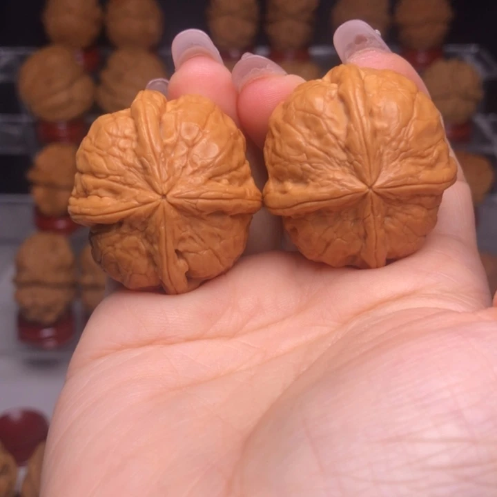 文玩核桃吊坠2***121金蟒粗筋四炸