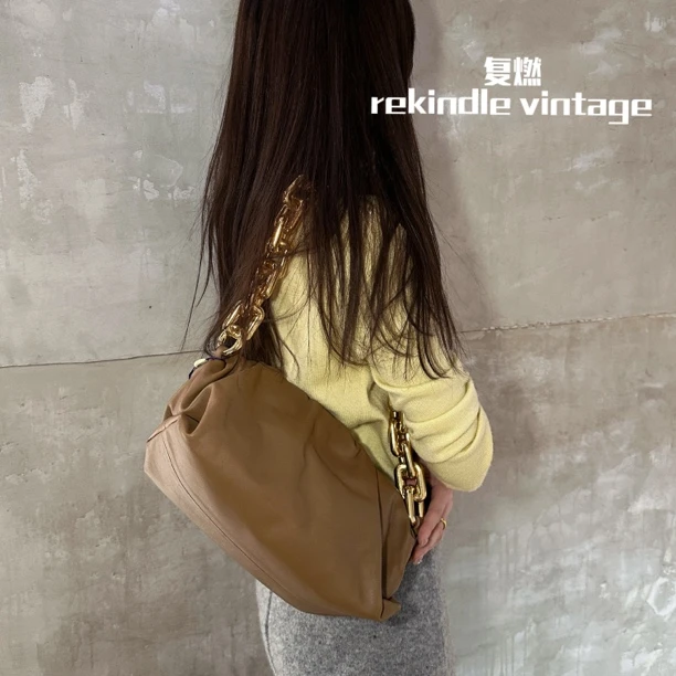95新 BOTTEGA VENETA/葆蝶家 复燃精选/BV 焦糖色链条云朵包