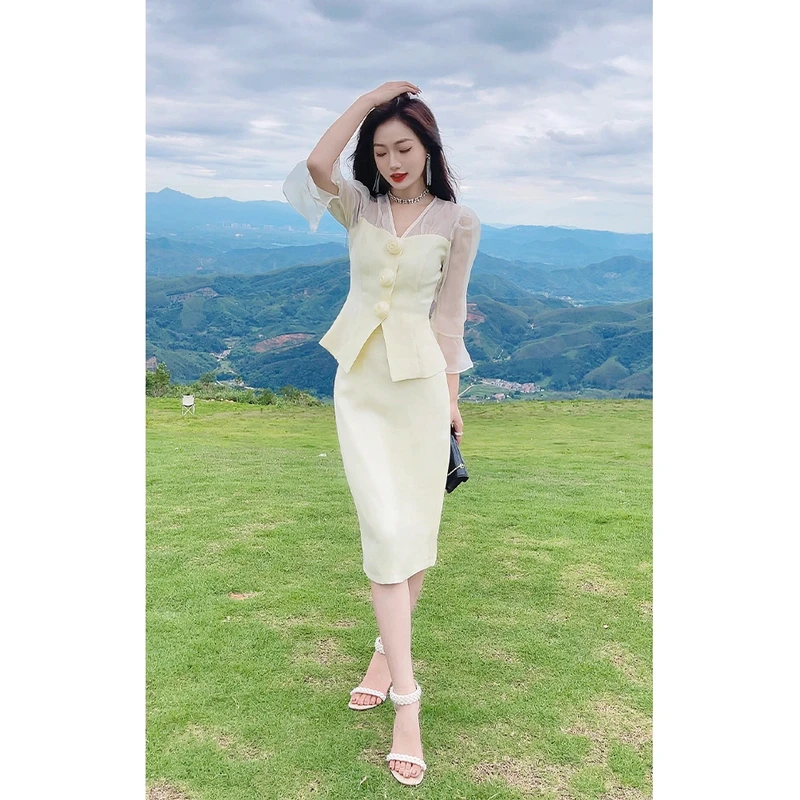 A142两件套2025年新款拼接收腰上衣包臀套装裙小众修身显瘦时尚