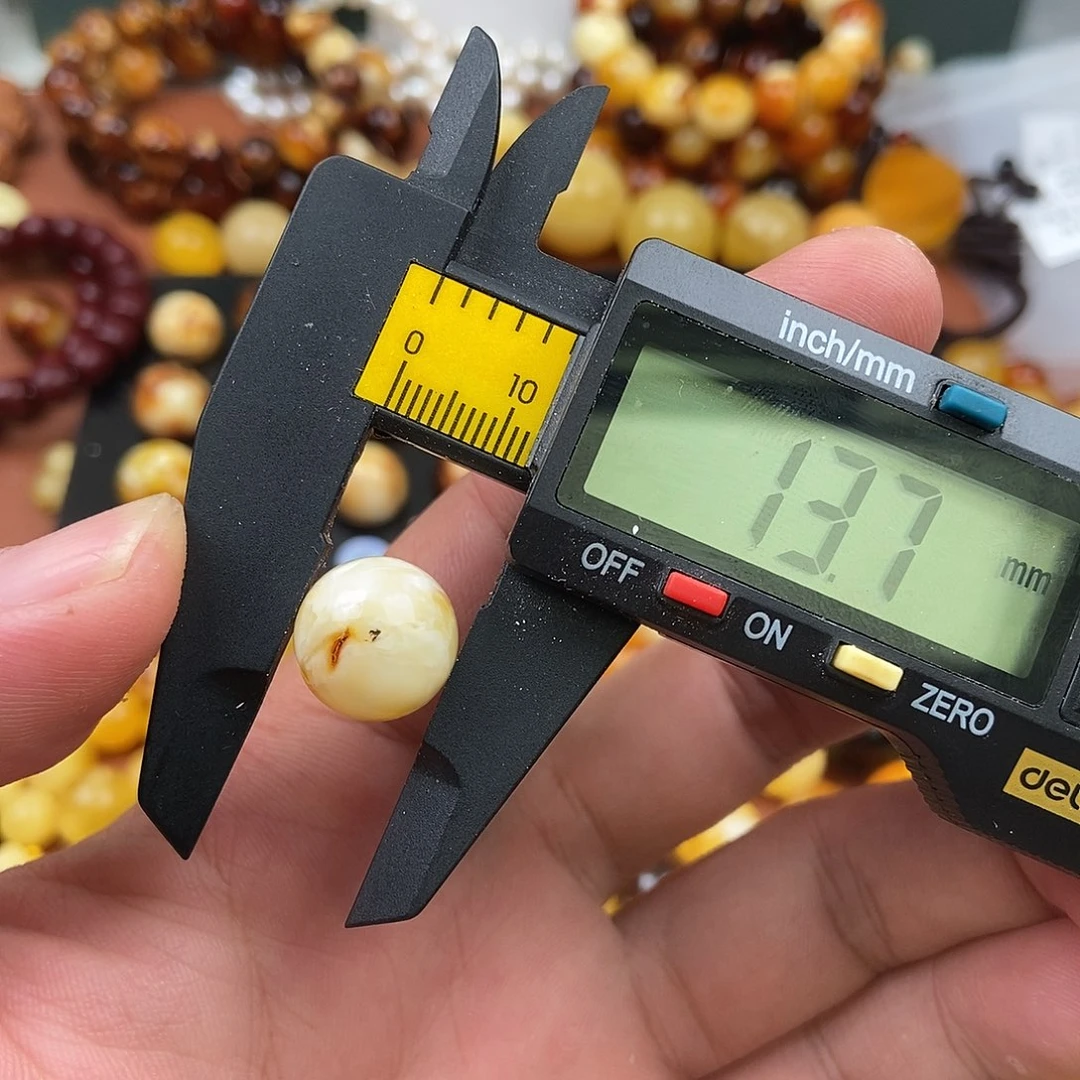 未镶嵌琥珀珠宝奇石蜜蜡451
