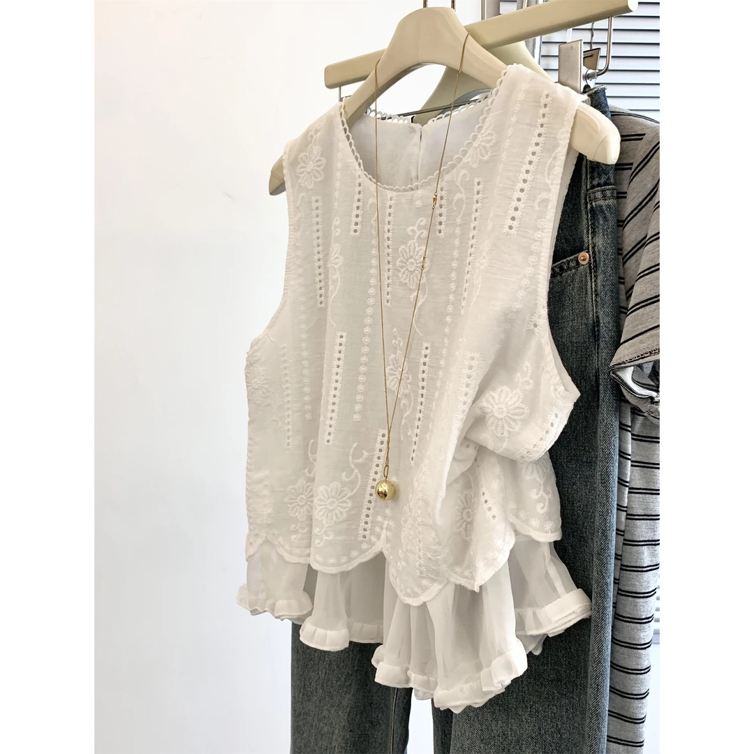 法式镂空刺绣亚麻背心女夏款荷叶边裙摆背心设计感假两件无袖上衣