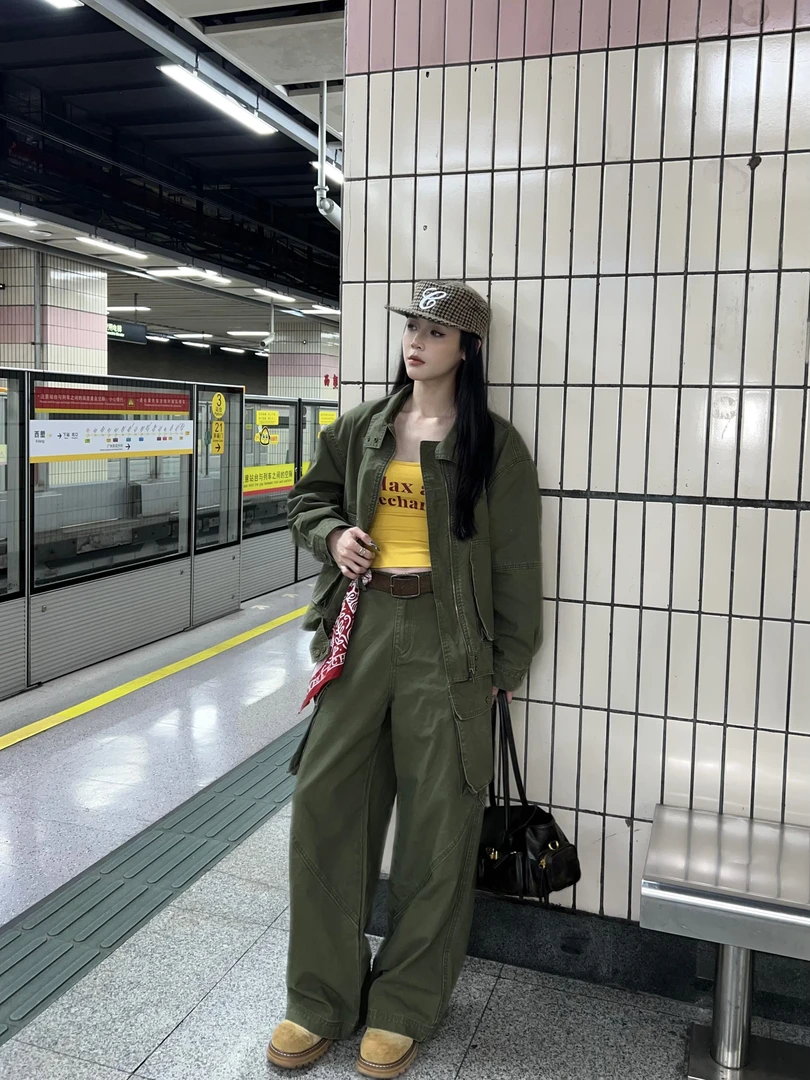 杨九七 春季新款时尚设计感军绿工装上衣复古街头纯棉外套女 7404