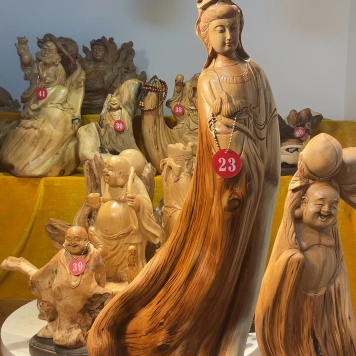 柏木（崖柏）中****汇崖柏   观音