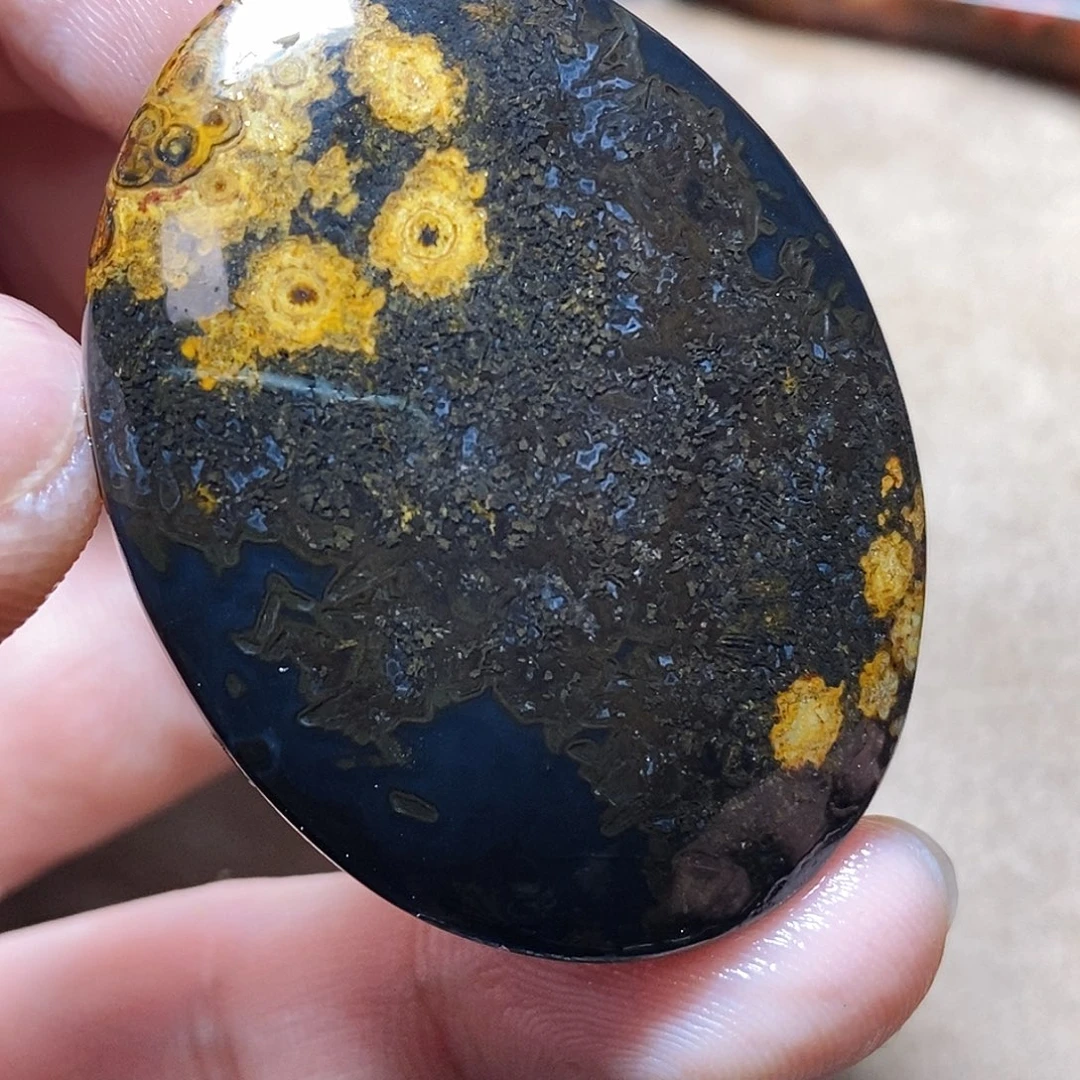 玛瑙/玉髓颈饰未镶嵌君*