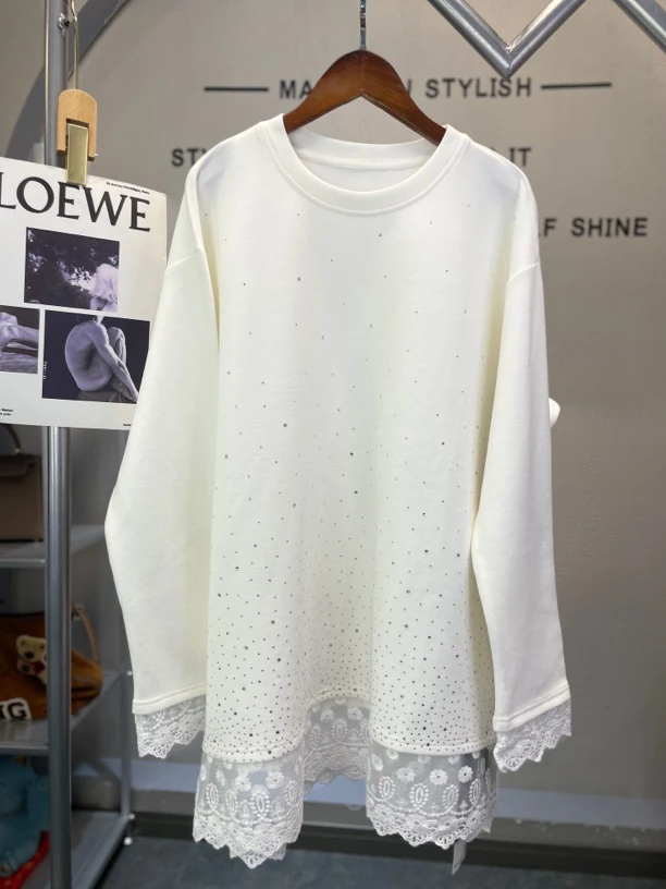 君家亮钻蕾丝设计打底衫