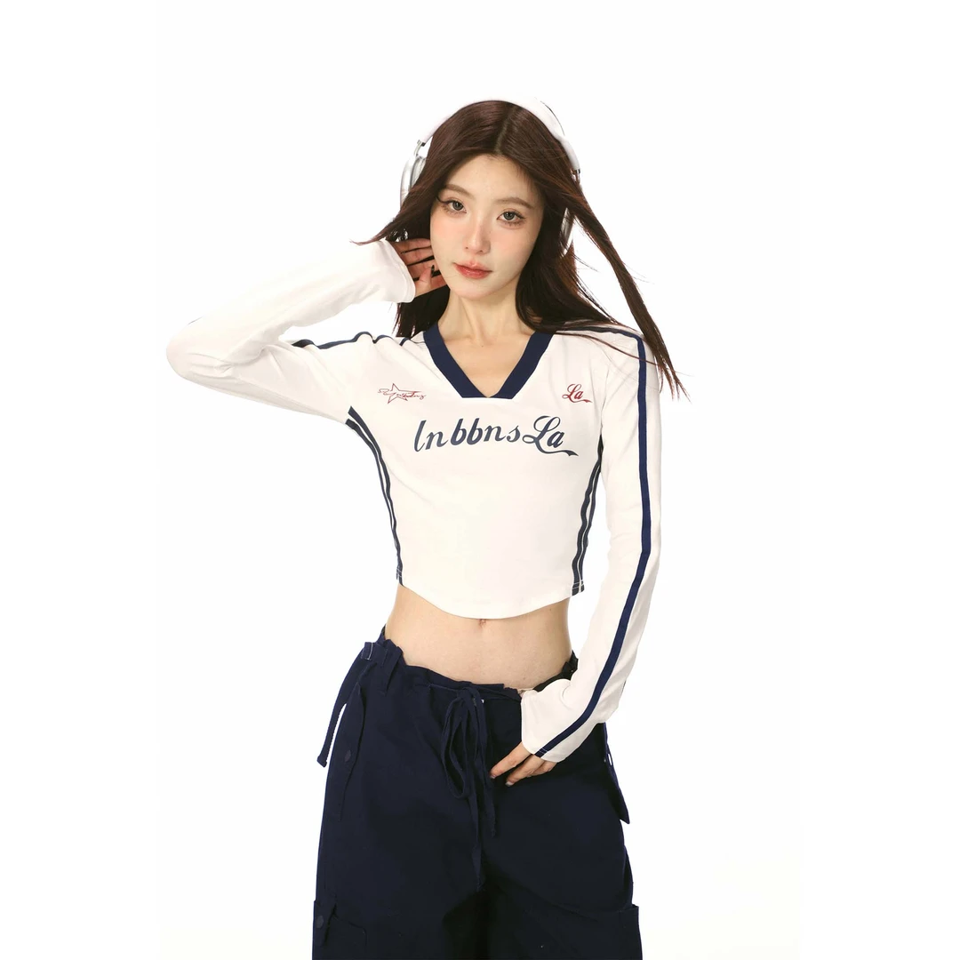 安嘉儿/设计感显瘦减龄短款上衣女