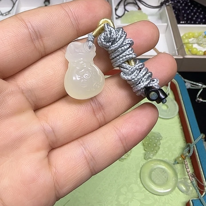 合金蛇纹石玉颈饰