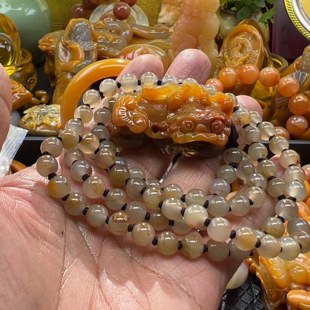 石英质玉未镶嵌颈饰