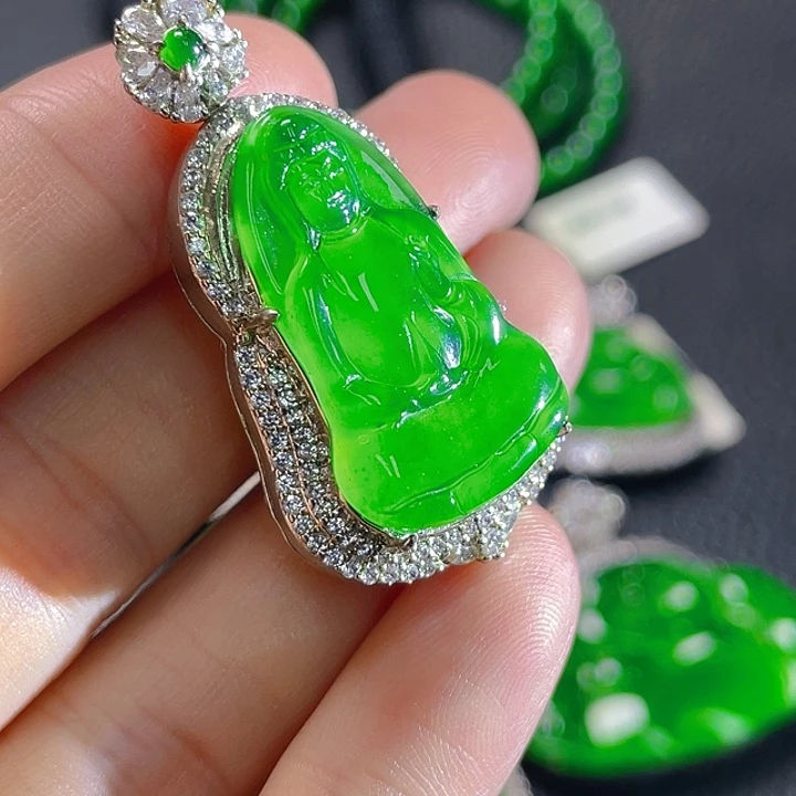 翡翠未镶嵌颈饰47