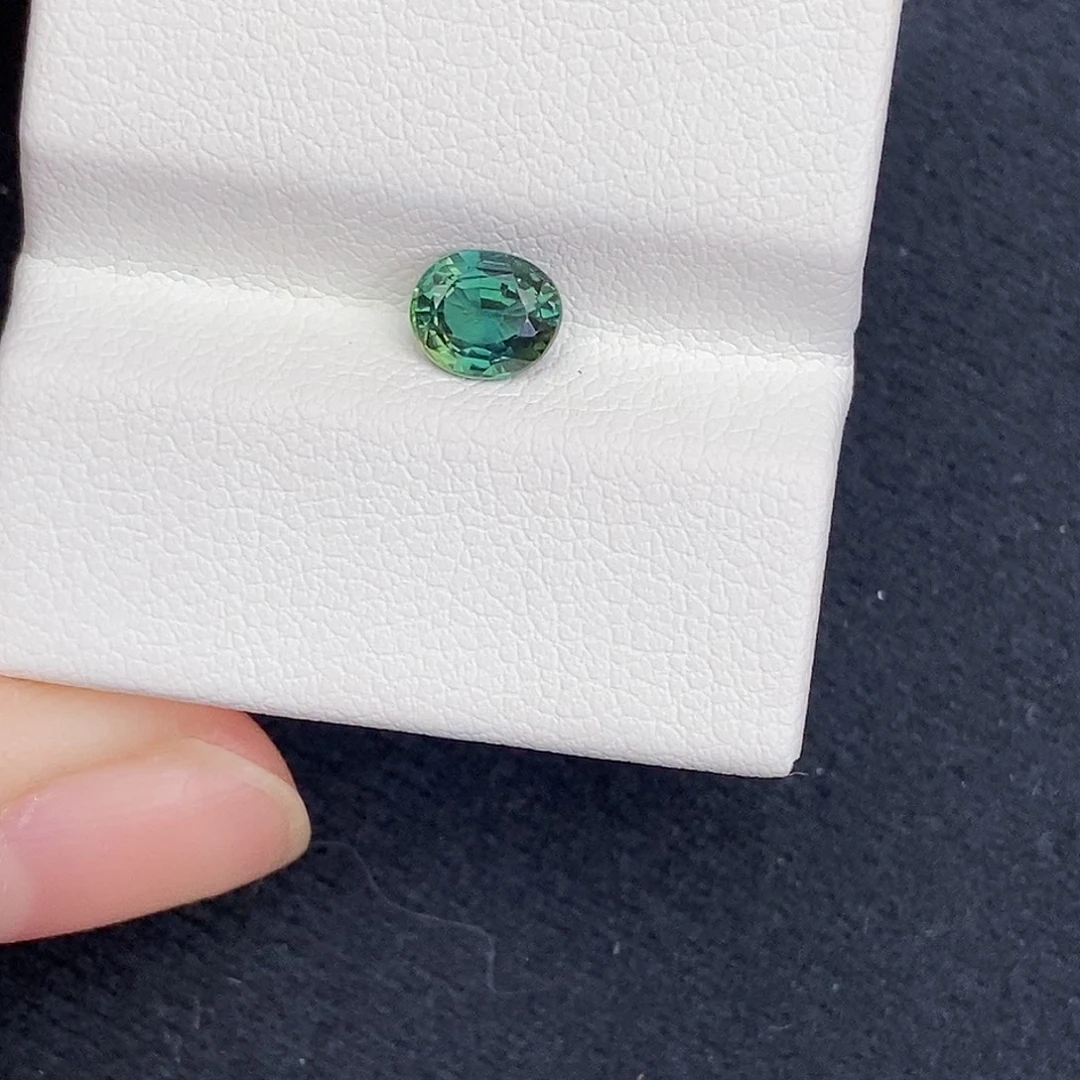 蓝宝石裸石0.7 ct