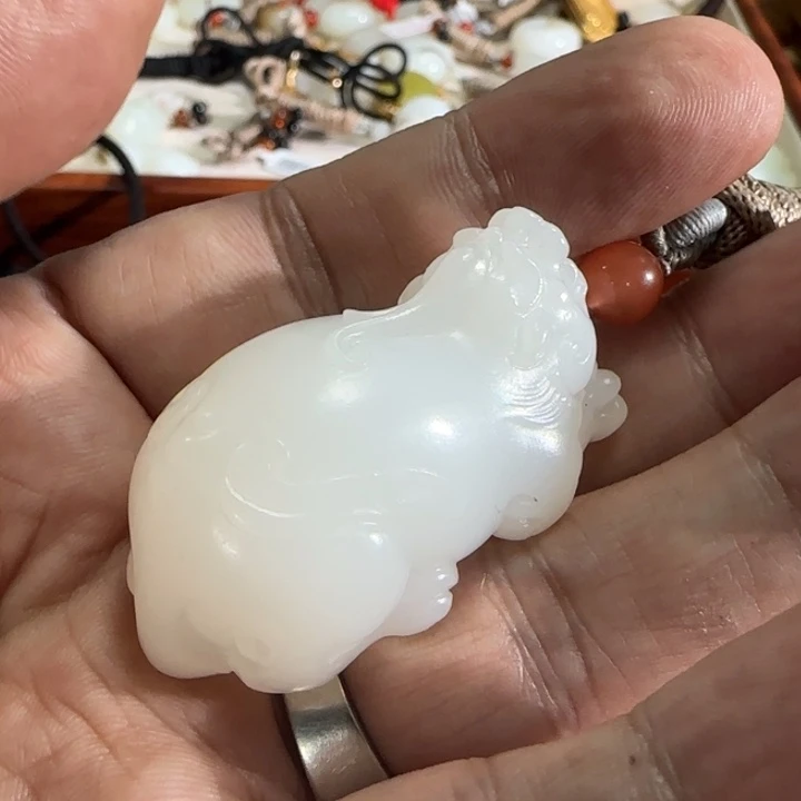 逍***游和田玉未镶嵌把件