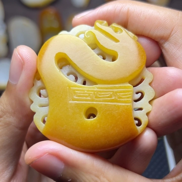 和田玉未镶嵌颈饰