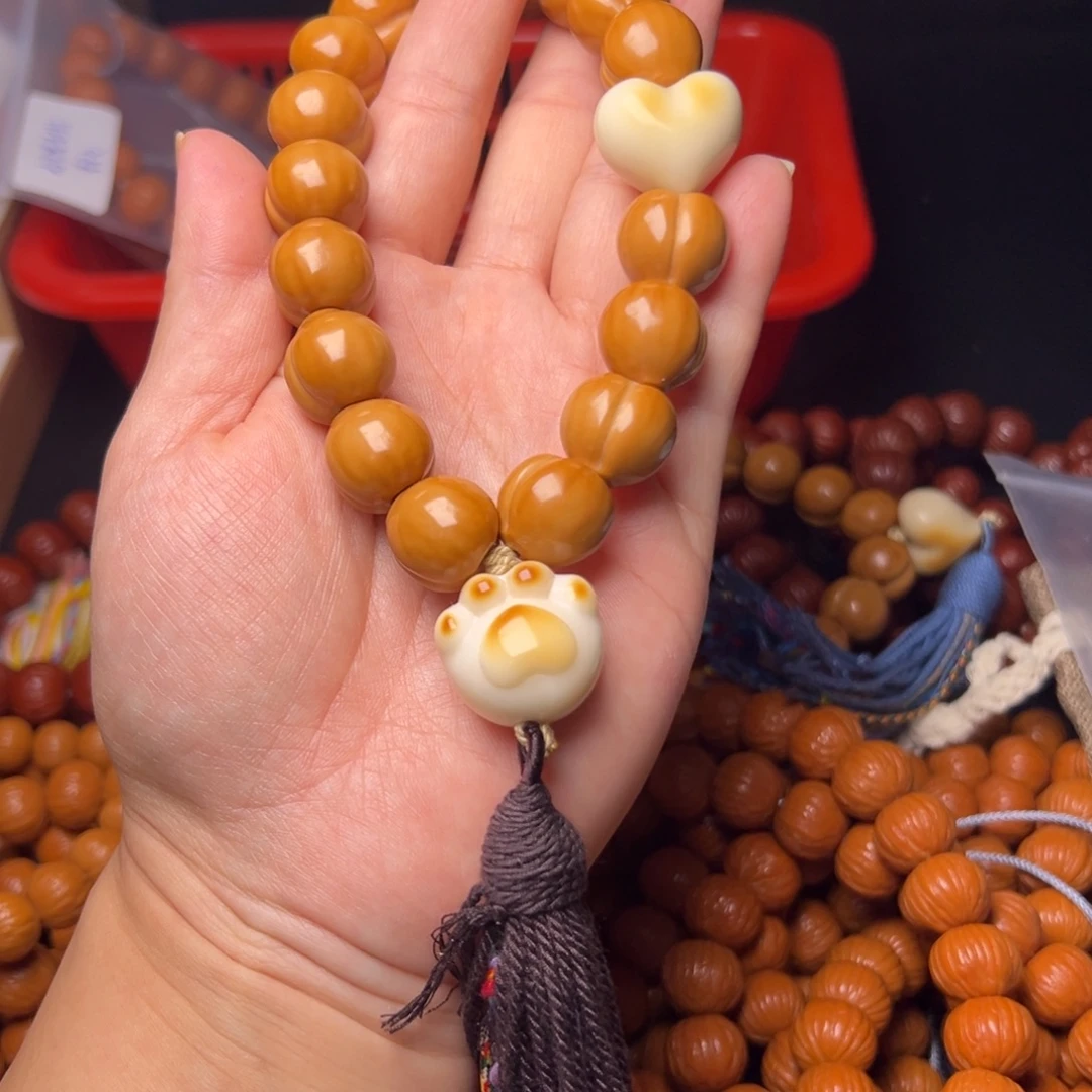 猴头核桃吊坠屁桃16