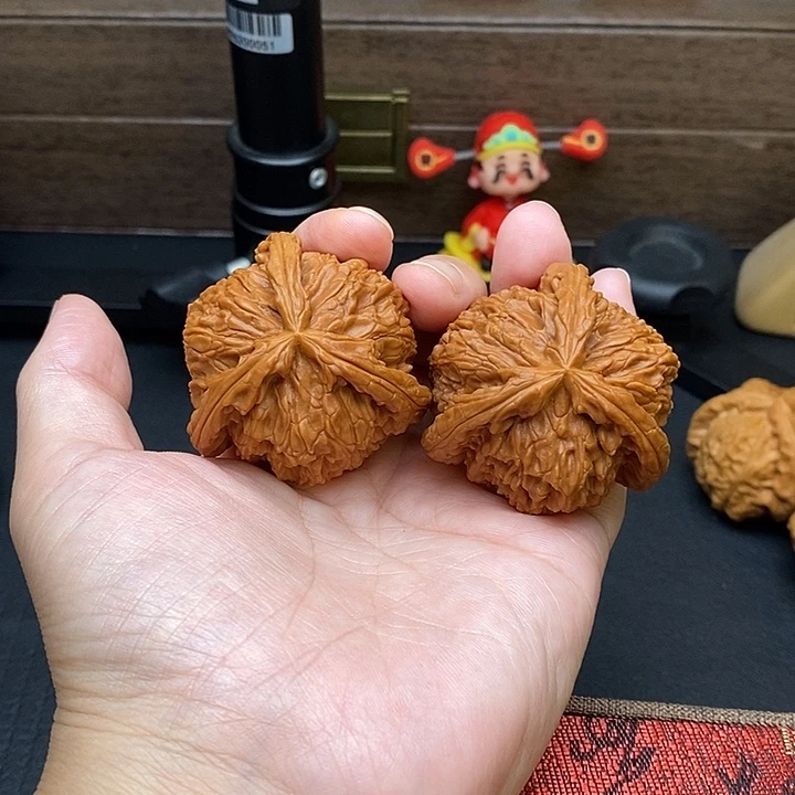 透***锥把件文玩核桃白奔