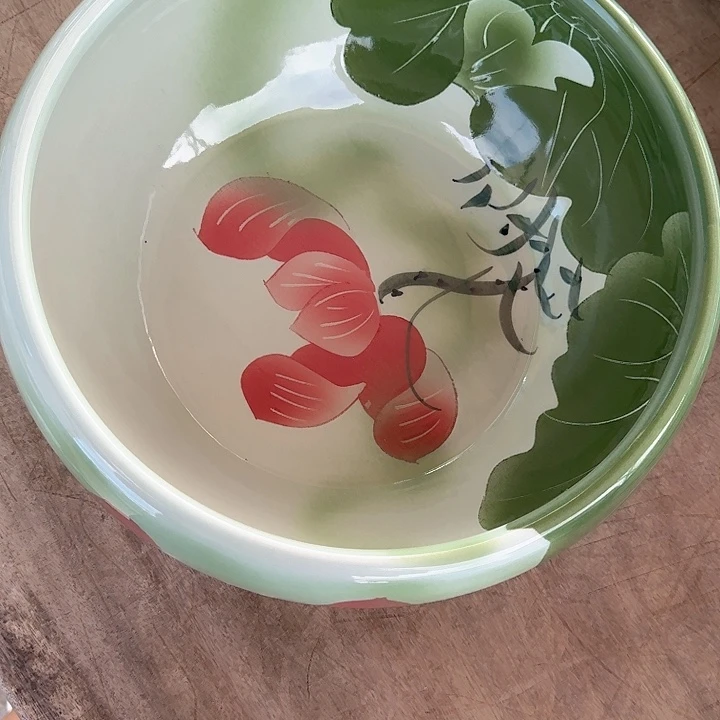 瓷片直径31厘米，高度15厘米