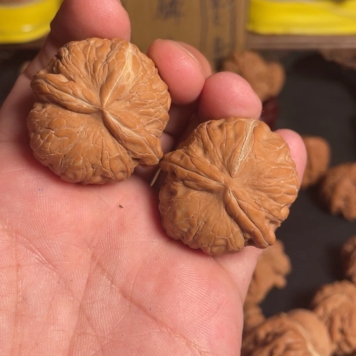 文玩核桃把件添*饭核桃