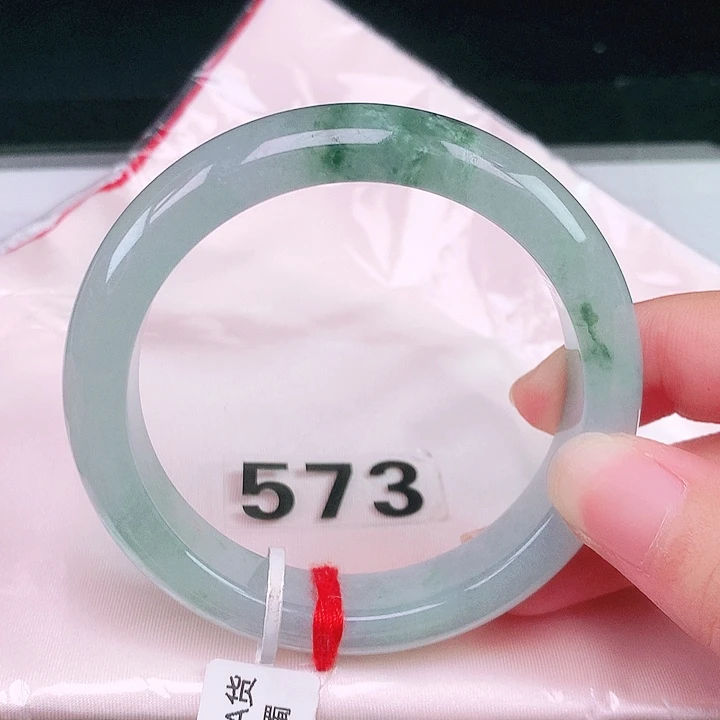 翡翠未镶嵌手镯（圆镯）翡翠手镯