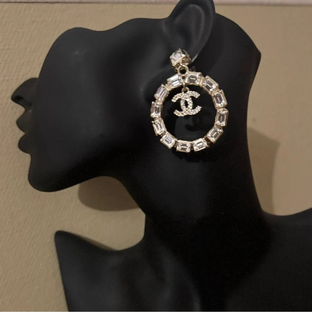 Chanel闪钻圈圈吊坠 耳夹