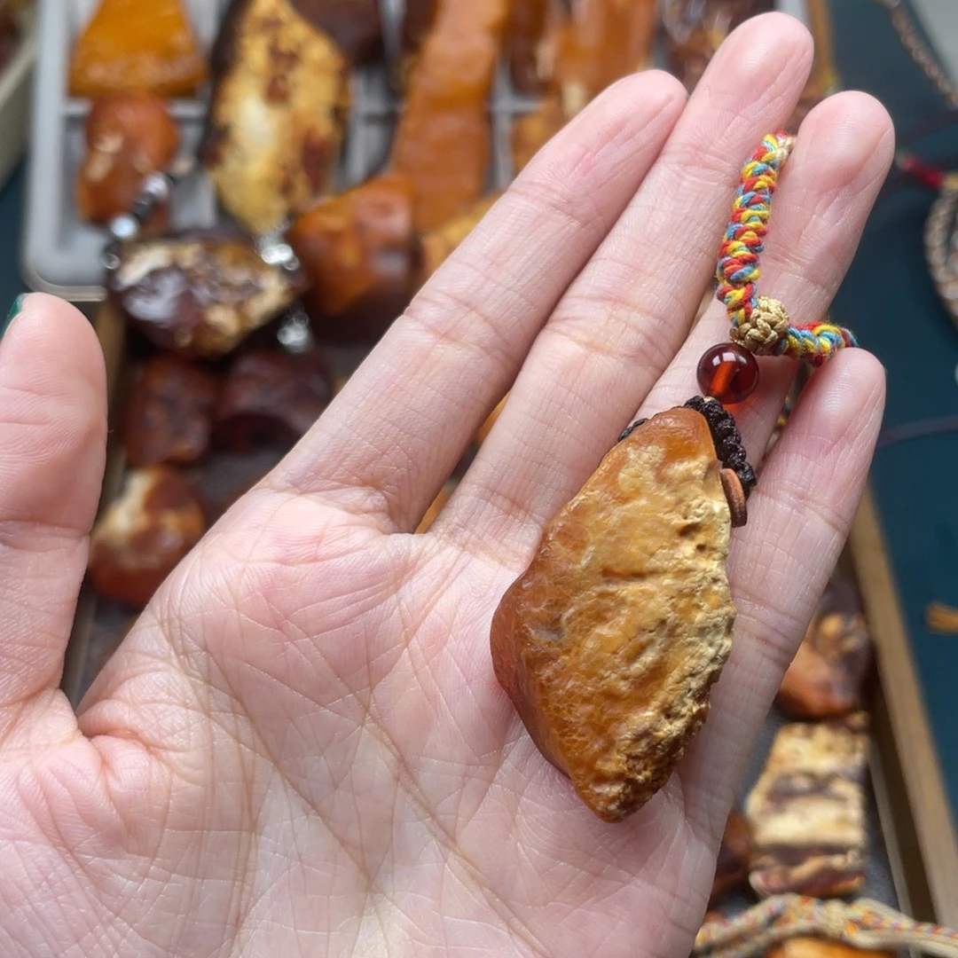 琥珀未镶嵌珠宝奇石