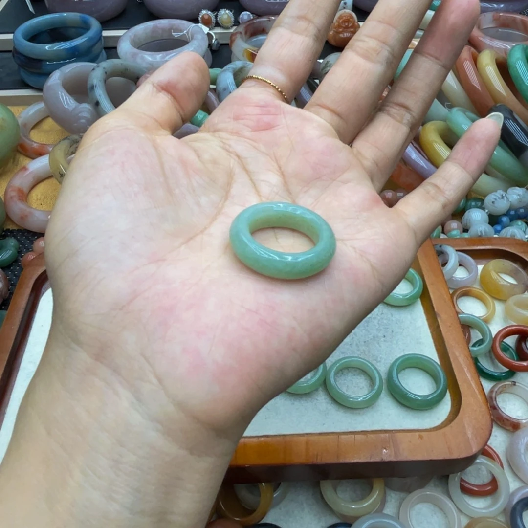 花***花未镶嵌圈口齐全石英质玉